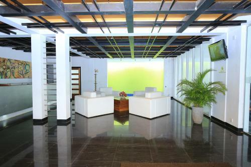 Subhas Tourist Hotel