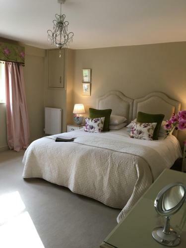 Hostal Great Ashley Farm B&B