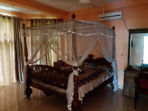 Hostal The Golden Residence