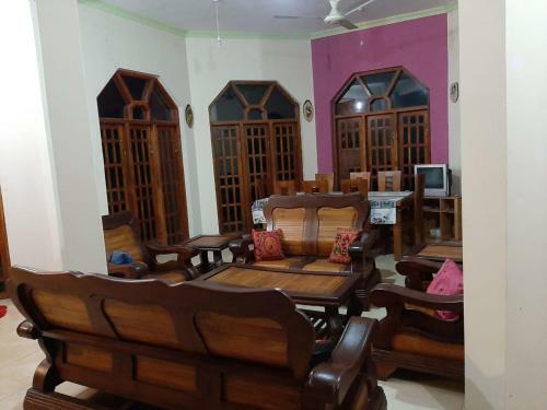 Hostal The Golden Residence