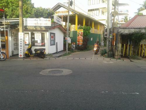 Hostal Rivi Sanda Villa & Apartment Hikkaduwa