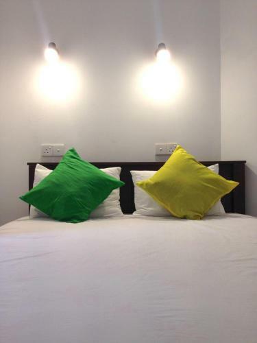 Hostal Rivi Sanda Villa & Apartment Hikkaduwa