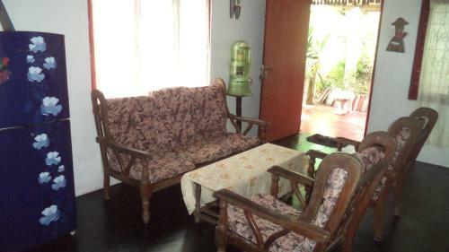 Hikka Bird Hostel