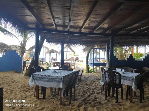 Hostal Summer Lanka Beach Side