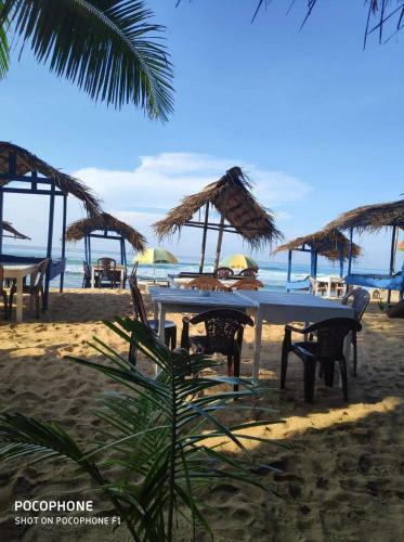 Hostal Summer Lanka Beach Side