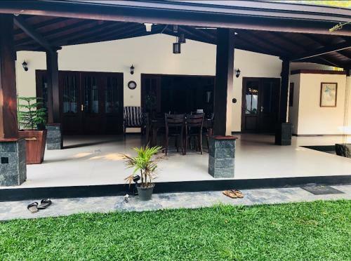 Hostal Ebony Garden