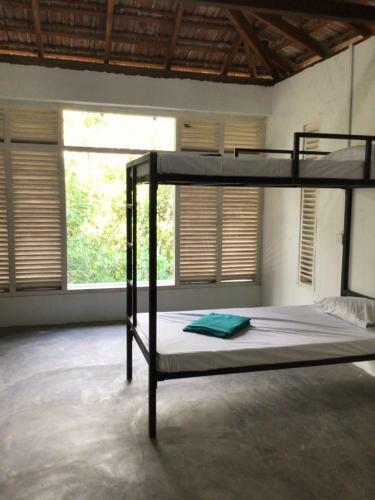 Thelakehostel