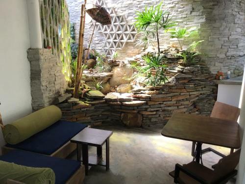 Thelakehostel