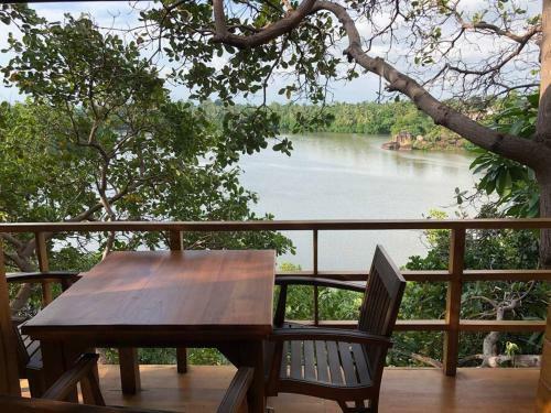 Treehouse Villas Hikkaduwa