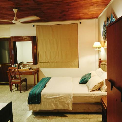 Coral Reef Hotel