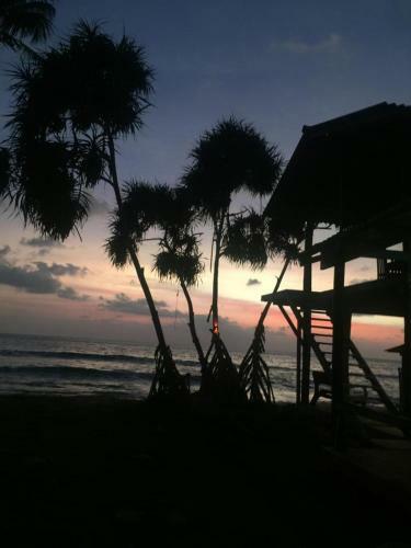 Albergue New Amadeo Beach