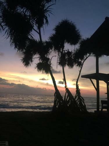 Albergue New Amadeo Beach