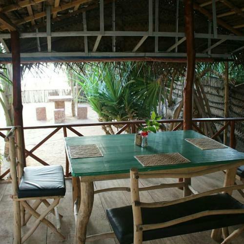 Happy Cocos Beach House