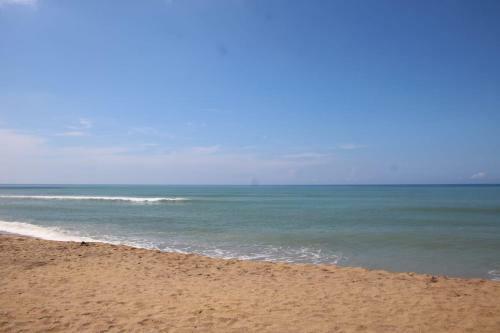 Happy Cocos Beach House