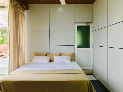 Bed & Breakfast Tramonto Airport Lagoon Resort