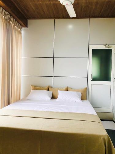 Bed & Breakfast Tramonto Airport Lagoon Resort