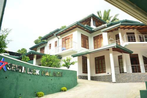 Hotel Seven Luck Palace