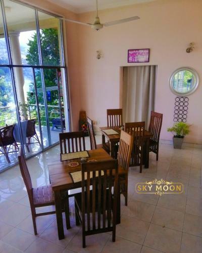 Hotel Sky Moon