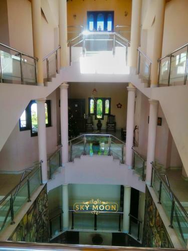 Hotel Sky Moon