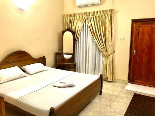 Hostal Rooms For Rent