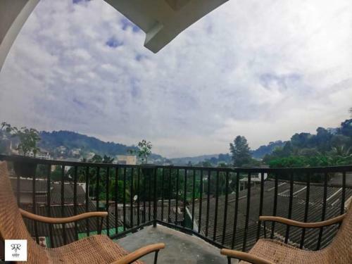 The Kandy Home