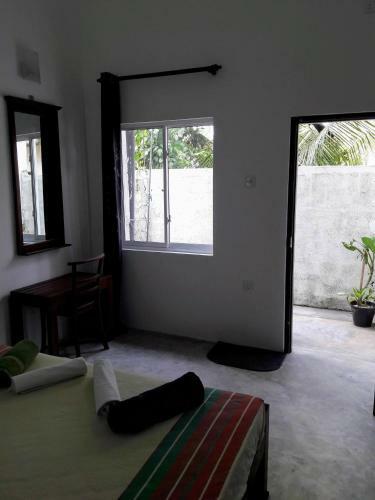 Hostal Madiha Ocean Waves