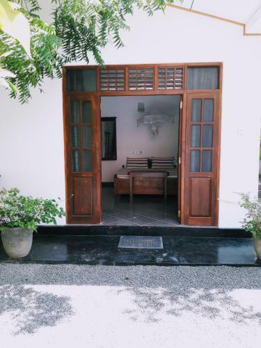 Hostal Madiha Ocean Waves