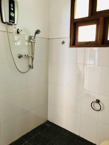 Hostal Madiha Ocean Waves