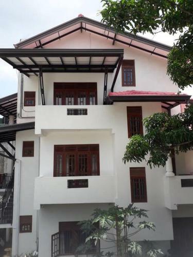 City Silence Holiday Apartment -matara