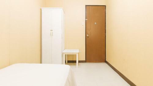 Hotel Cristian Jay Dormitory