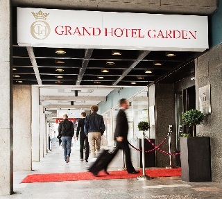 Hotel First Garden