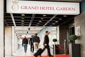 Hotel First Garden