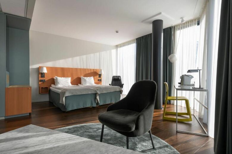 Hotel Quality Globe