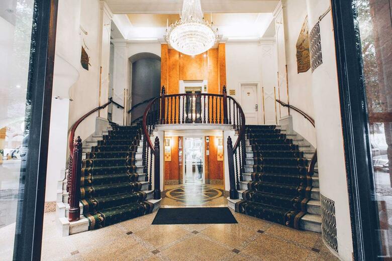 Crystal Plaza Hotel