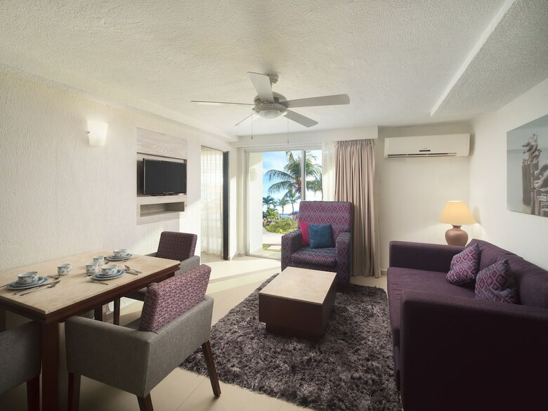 Hotel El Cid La Ceiba Beach