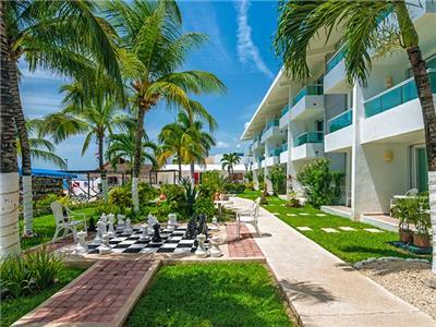 Hotel El Cid La Ceiba Beach