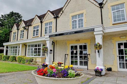 Gables Hotel & Restaurant