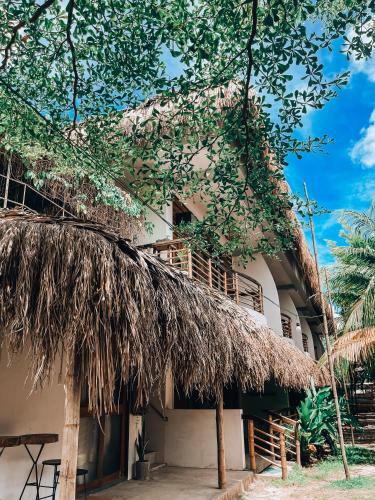 Hotel Arka Hayahay Surf And Beach Resort