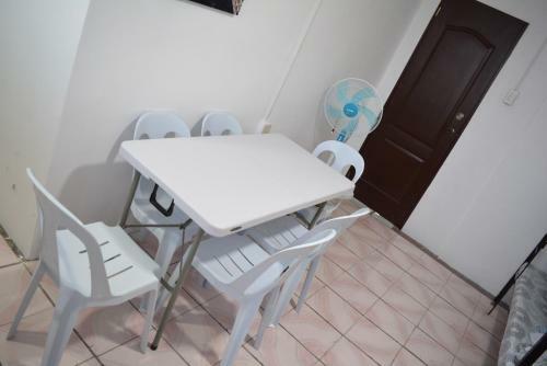 Hostal Barakada Budget Room