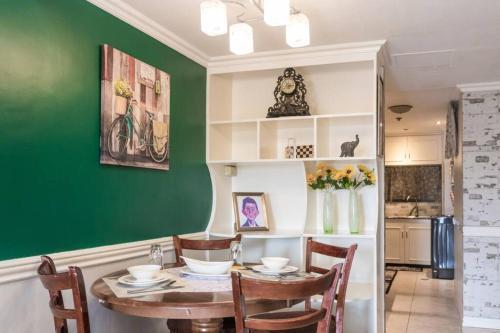 Apartamento Hideaway , All You Need, And Nothing You Don't
