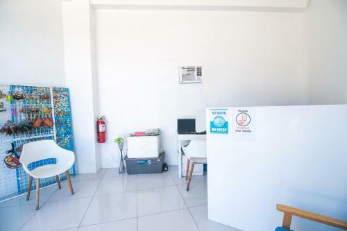 Hotel Oyo 778 Fat J Apartelle