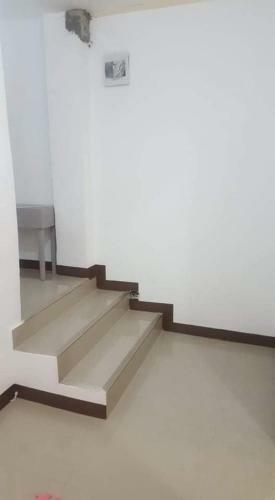 Apartamento 2 Storey House For Rent With Garage