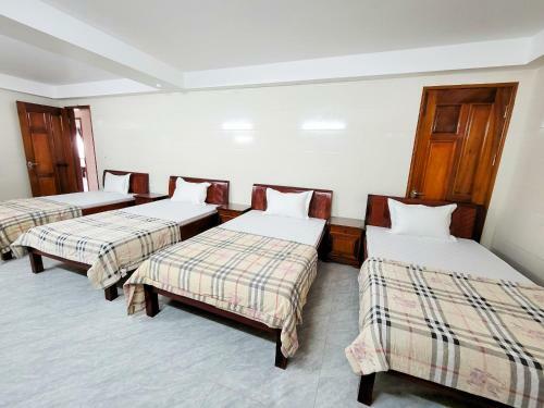 Ph� Qu� Hotel