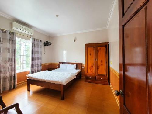 Ph� Qu� Hotel