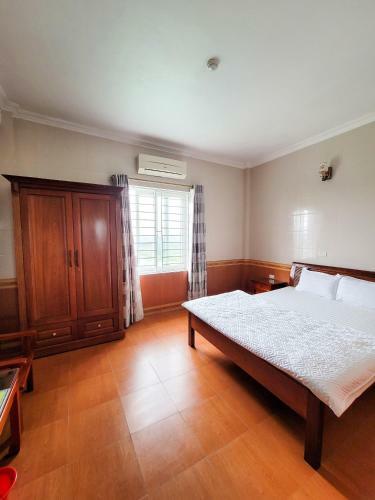 Ph� Qu� Hotel