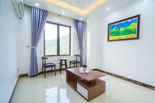 ?inh Gia Hotel