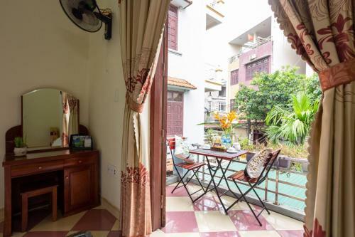 Green Garden Bungalow