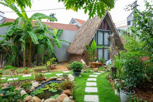 Green Garden Bungalow