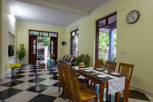 Green Garden Bungalow