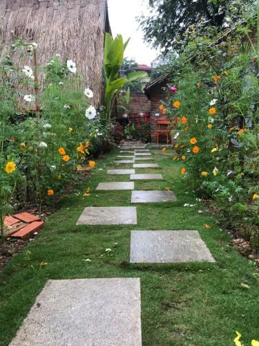 Green Garden Bungalow